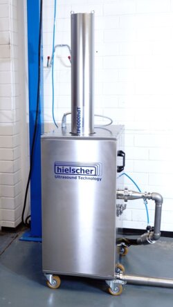UIP6000hdT-industrial-probe-ultrasonicator-HielscherUltrasonics-250x444.jpg